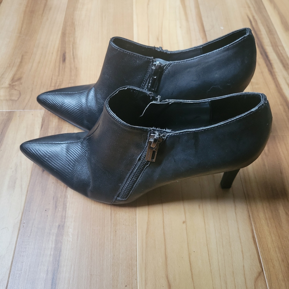 Calvin Klein Black Pointed Toe Ankle Boots with Side Zipper 8.5